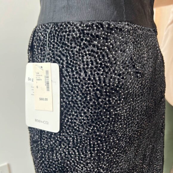 NWT RW&CO. Velour Skirt - Picture 4 of 5